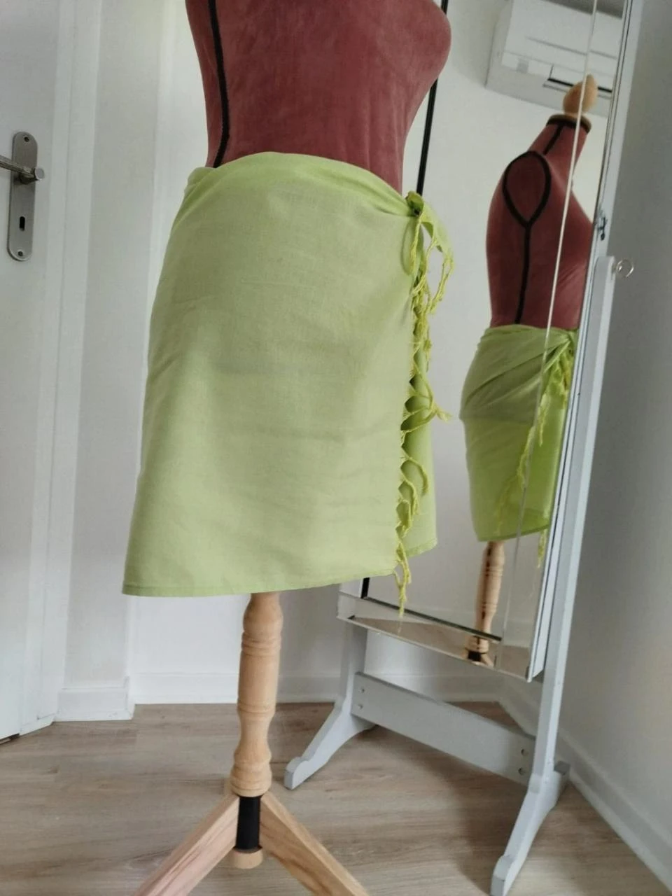 💚 Lime green tied skirt/paréo with fringes – summer style, Women's Size S / 36 – photo 2
